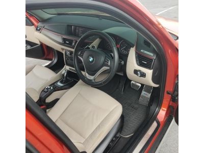 รถบ้าน เจ้าของขายเอง BMW X1 20d X Line รถสีส้ม Valencia Orange Metallic เบาะภายในสี Oyster เปิดตัวรุ่น LCI เครื่องยนต์ ดีเซล รุ่นใหม่ Twin Power Turbo 1,995cc 184HP  รถจดทะเบียนปี 2013 ไมล์ 14x,xxx    รูปที่ 6